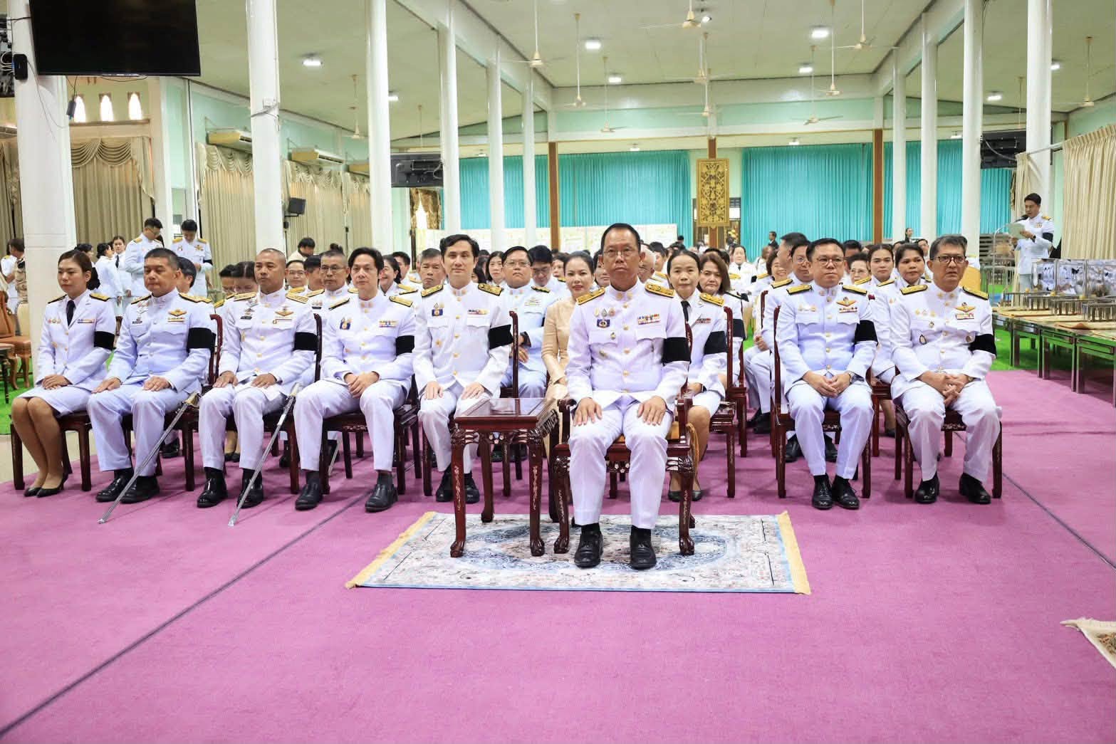 title - ส.ป.ก.อ่างทอง เข้าร่วมพิธีทำบุญตักบาตร พิธีเจริญพระพุทธมนต์ และพิธีวางพวงมาลา เนื่องในวันนวมินทรมหาราช 13 ตุลาคม 2569